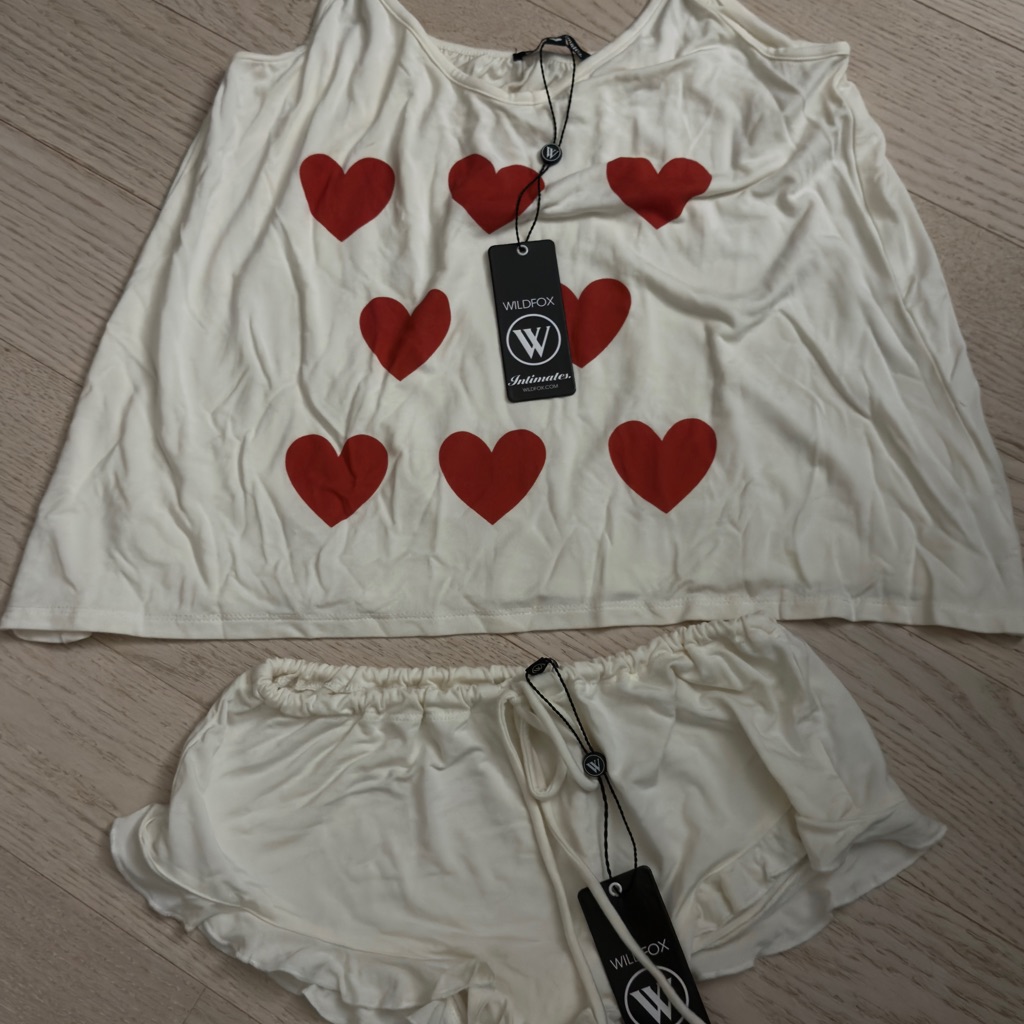Nwt Unique Wildfox Cream And Red Heart Pajama Set